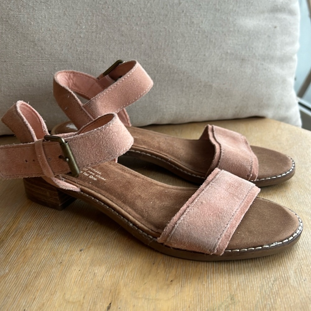 Tom’s suede sandals with heel